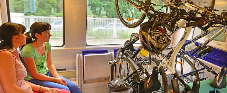 Embarquement vélos à bord des TER