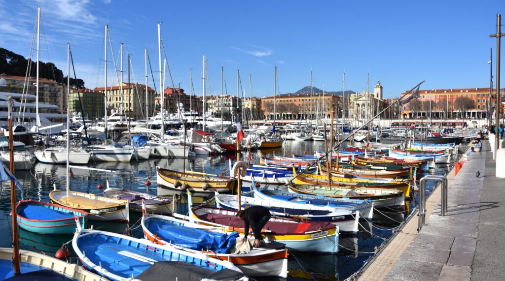 Bateaux pointus dans le port Lympia de Nice