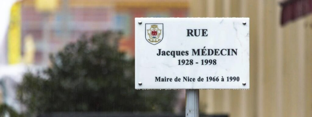 Panneau rue Jacques Médecin à Nice