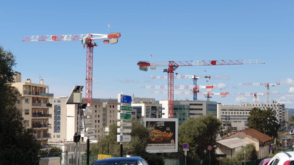Grues chantiers BTP Ecovallée vallée du Var à Nice